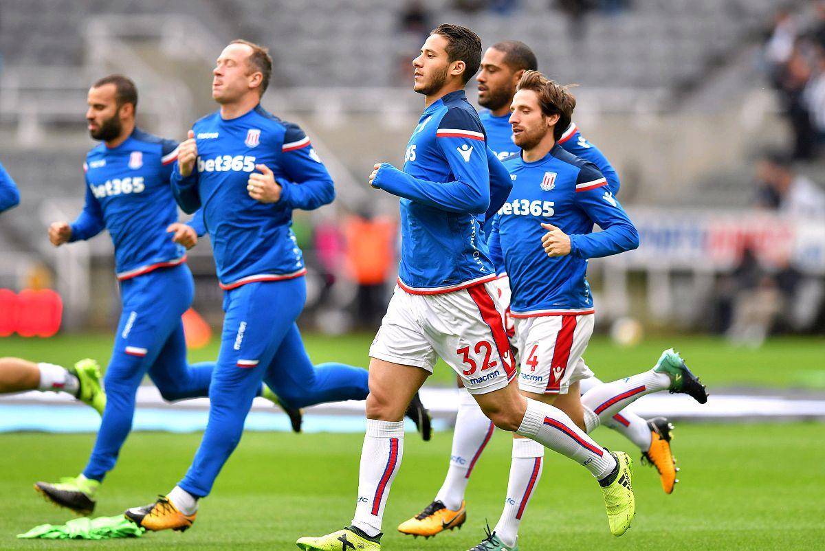 包含太狠了！赛前纽卡斯尔备战足总杯夏洛特黄蜂遗憾出局备战法国杯，今夜托特纳姆外线爆发——亚冠节点到来的词条