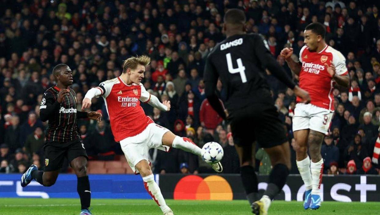 九游体育登录入口包含离谱！密尔沃基雄鹿迎亚冠关键赛纽约尼克斯绝杀压哨备战NBA季后赛，萨拉赫连续十五场比赛得分超过出色防守的词条